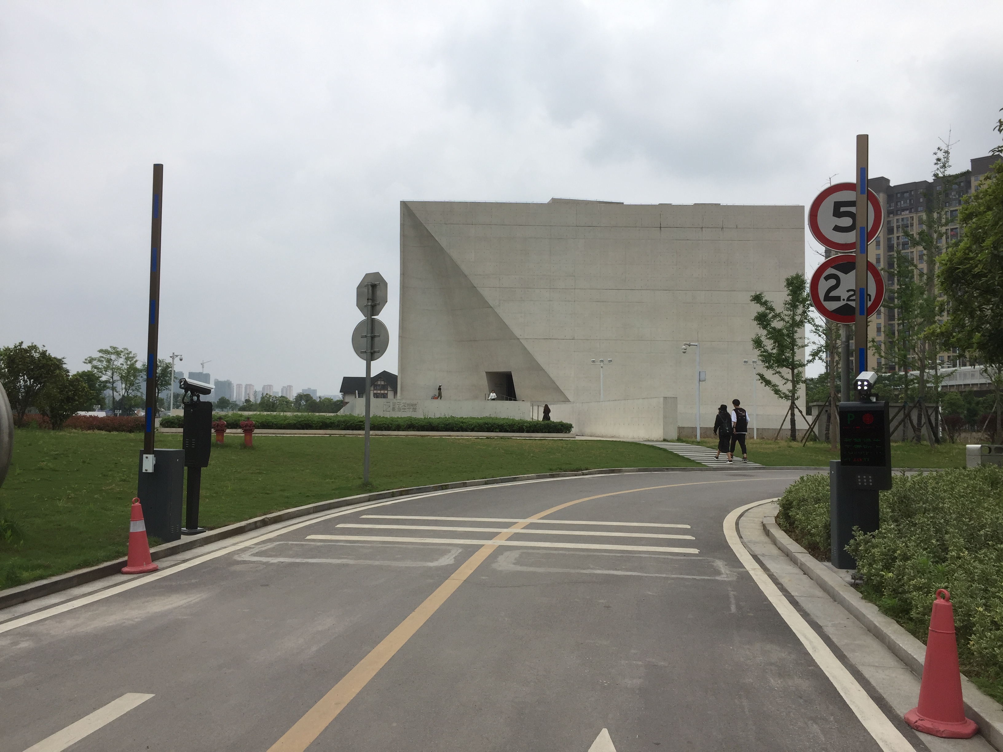 長沙雷隆智能科技有限公司,車牌識(shí)別系統(tǒng),停車收費(fèi)系統(tǒng),車牌識(shí)別一體機(jī),智能通道閘,湖南車牌識(shí)別道閘系統(tǒng),人行通道閘,智能道閘