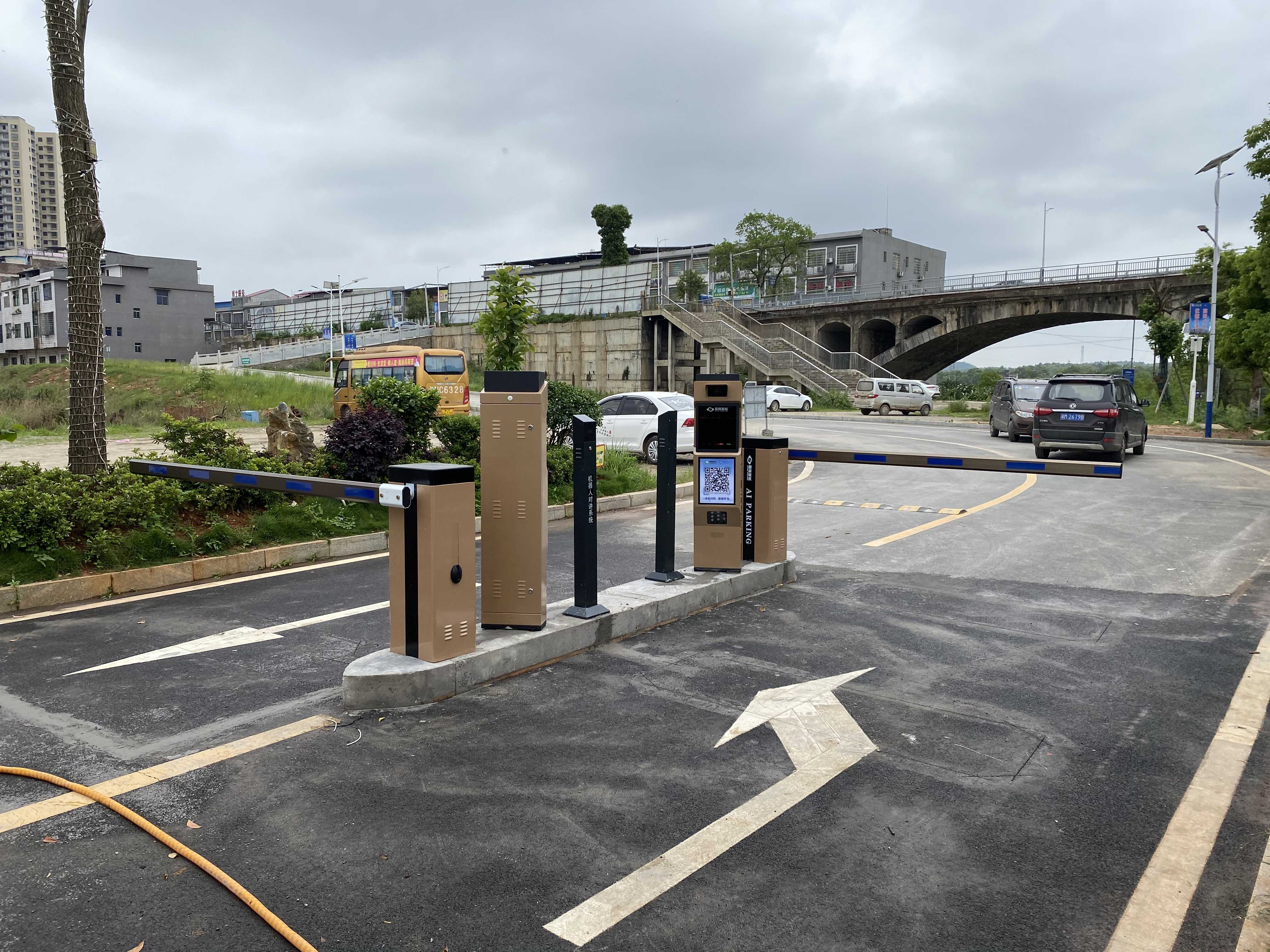 長沙雷隆智能科技有限公司,車牌識別系統,停車收費系統,車牌識別一體機,智能通道閘,湖南車牌識別道閘系統,人行通道閘,智能道閘 長沙雷隆智能科技有限公司,車牌識別系統,停車收費系統,車牌識別一體機,智能通道閘,湖南車牌識別道閘系統,人行通道閘,智能道閘